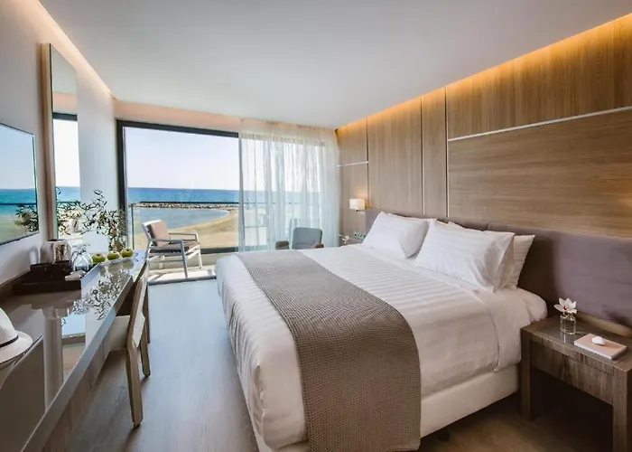 Отель Lebay Ларнака