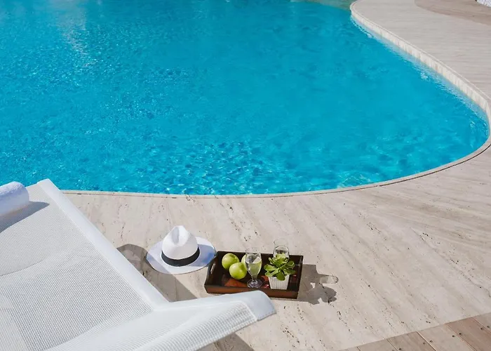 Отель Lebay Ларнака