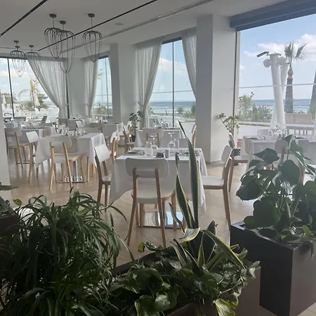 Lebay Otel Larnaca