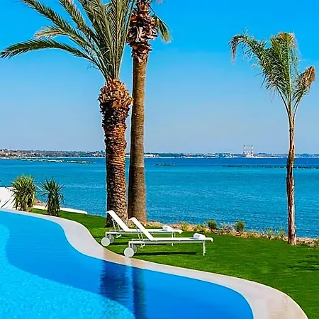 Lebay Hotel